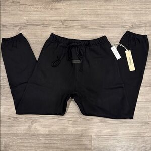 Essentials Fear Of God Stretch Limo Cuffed Sweats Men’s Size Small